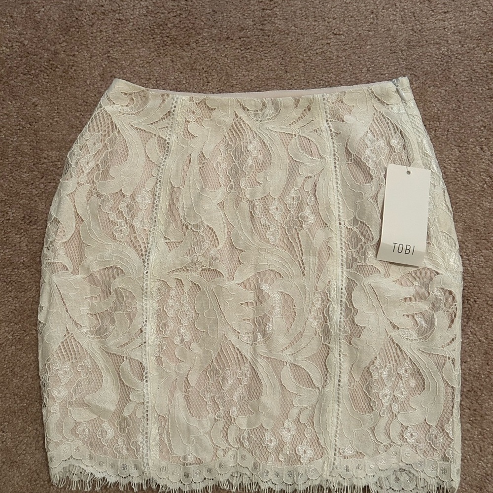 Tobi Cream Lace Pencil Skirt